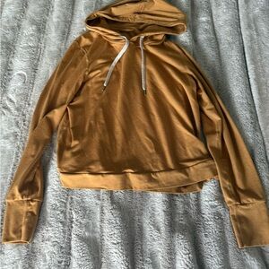 Vuori Women's Camel Hoodie Sweater Med, pants small